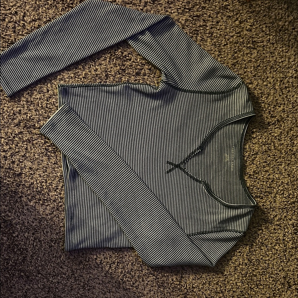 American Eagle Outfitters Black and White Striped Long Sleeve Tee